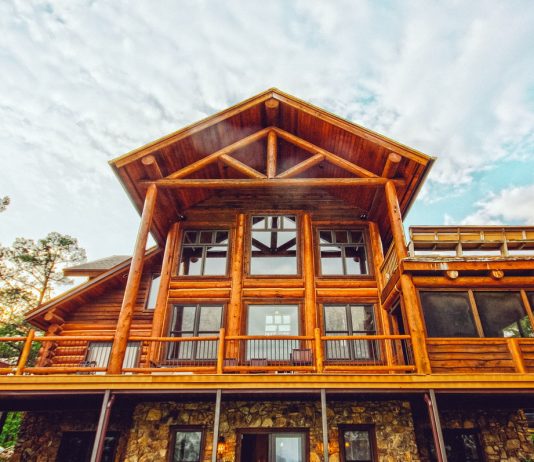 Recomandare de firmă construcţii case ecologice pe structură din lemn