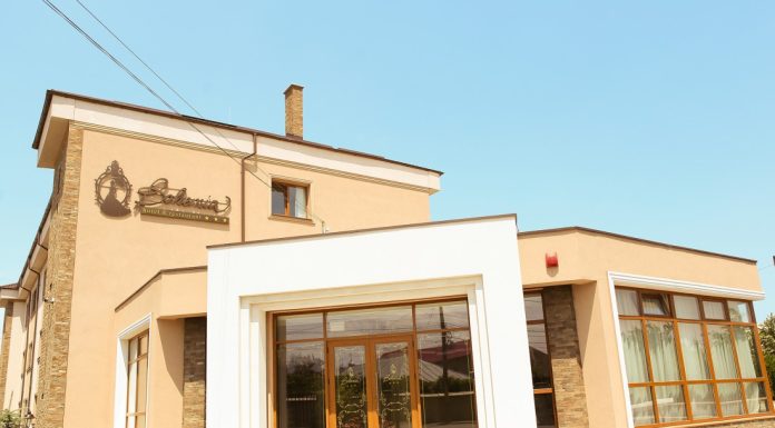 Recomandare de hotel cu restaurant à la carte fabulos