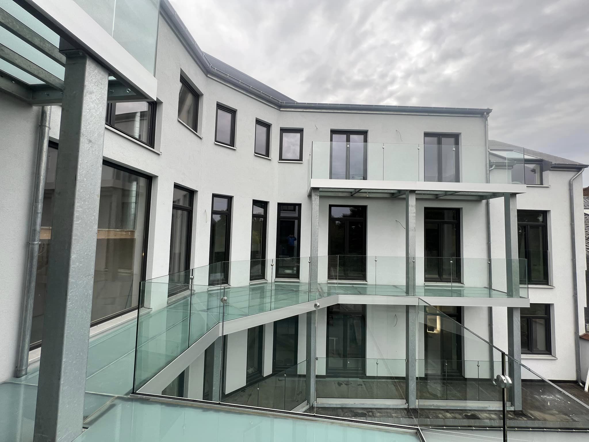 Dale din sticla si balustrade