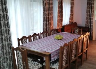 Scaune din lemn masiv cu spătar în Bihor – peste 100 de modele vintage Scaune din lemn masiv cu spătar în Bihor - peste 100 de modele vintage